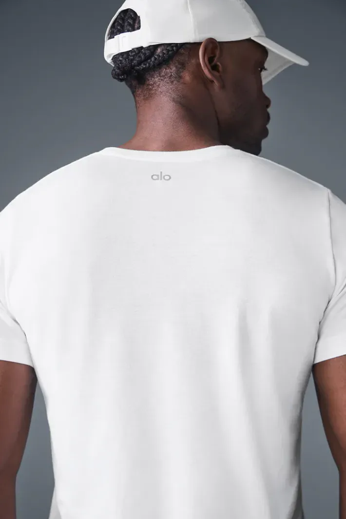 Camiseta Triumph White - Alo Yoga