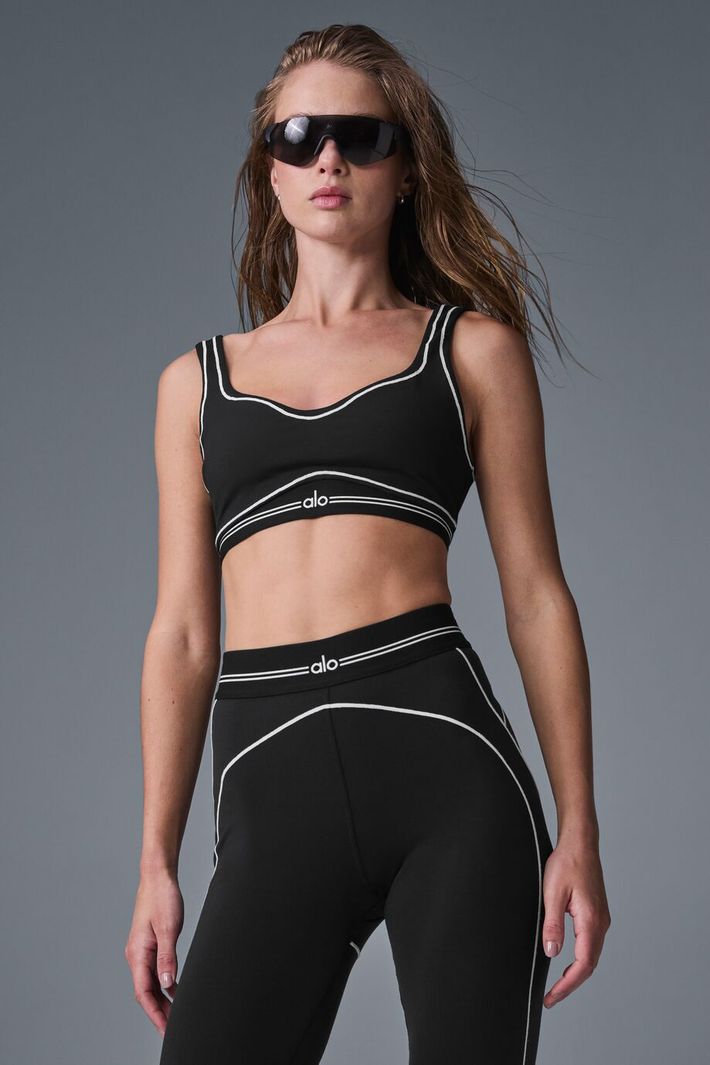 【alo新品未使用】ヨガウェア Airbrush Heart Throb ブラ Top Airbrush Heart Throb Black - Alo Yoga