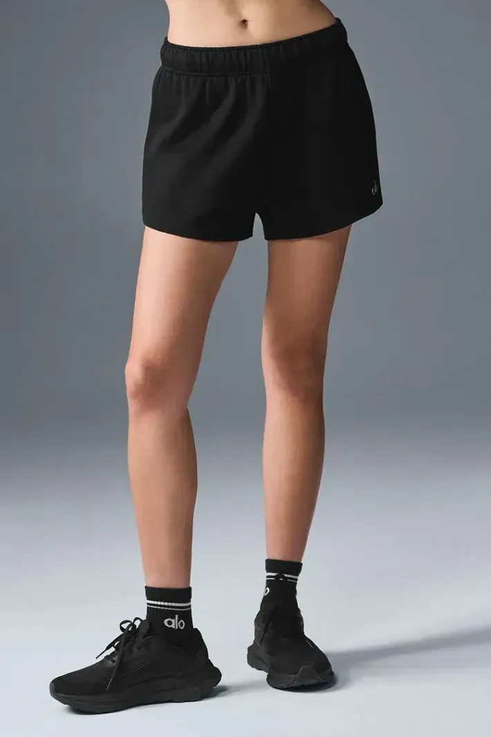 新品未使用　alo yoga Accolade ショーツ Short Accolade Black - Alo Yoga