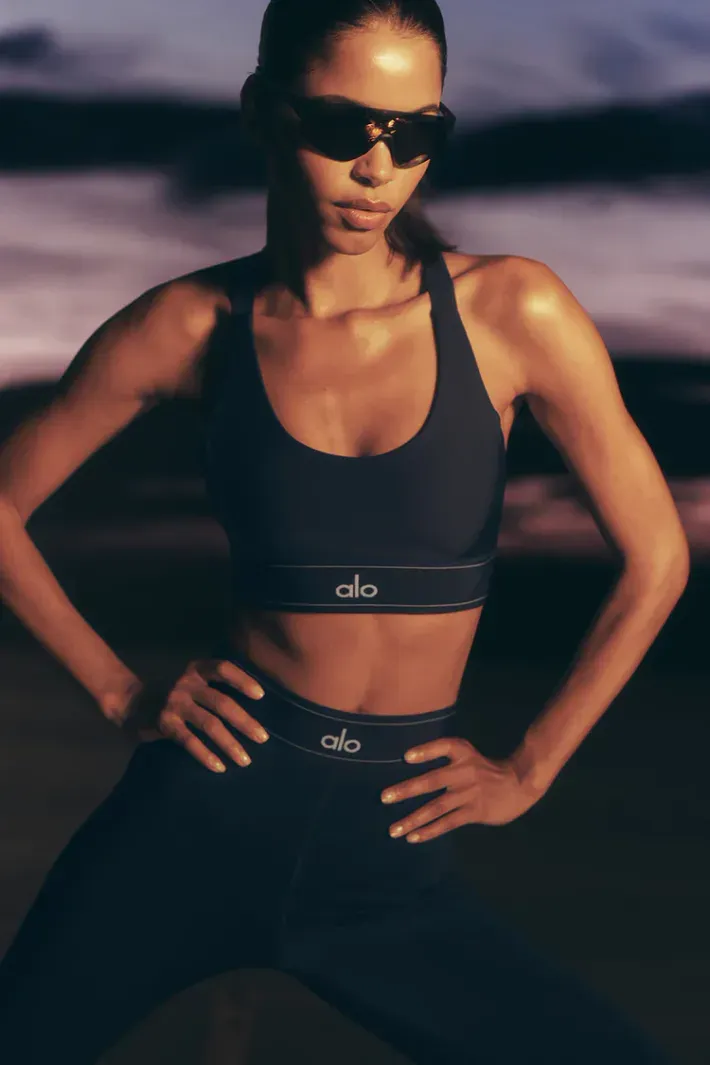 Top Airlift Suit Up Navy - Alo Yoga