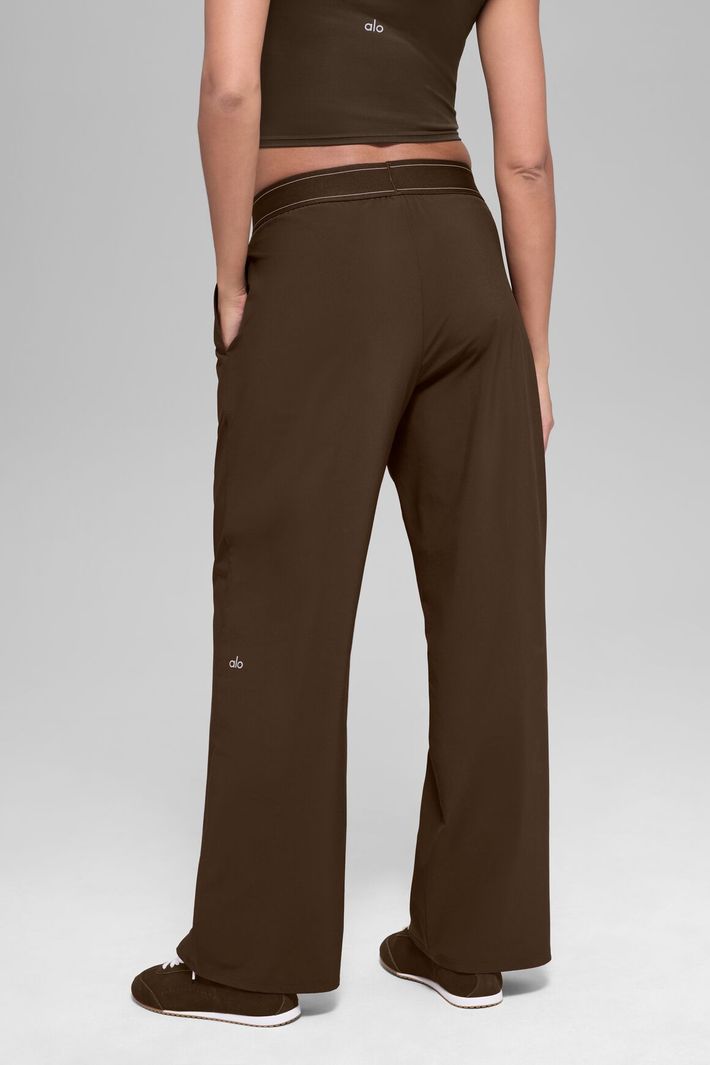 Calça Suit Up regular Espresso - Alo Yoga