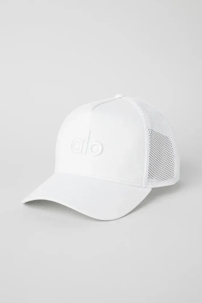ALO Yogaアロヨガ パフォーマンス district トラッカー ホワイト Boné District Trucker White - Alo Yoga