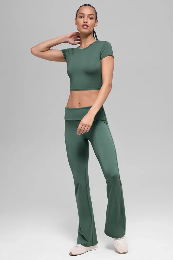 Camiseta Alosoft Crop Finesse Manga Curta Clover Green - Alo Yoga