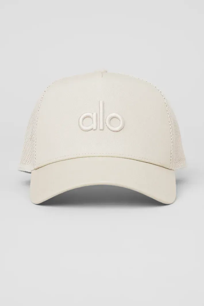 Boné District Trucker Bone - Alo Yoga