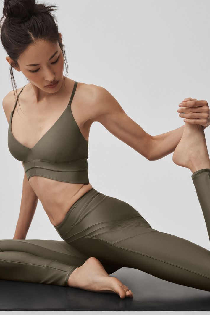 Top Airlift Evolve Olive Tree - Alo Yoga
