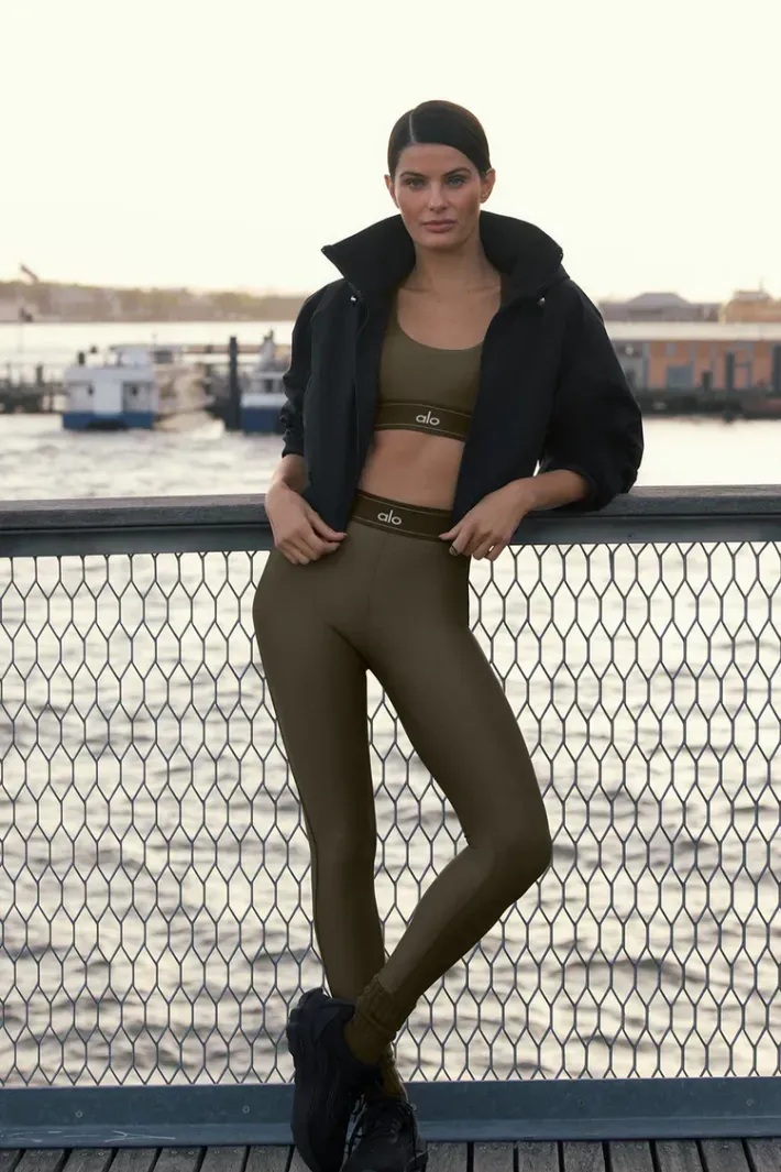 Alo Yoga High-Waist Moto Legging XS オリーブ Legging Airlift Highwaist Suit Up Olive Tree - Alo Yoga