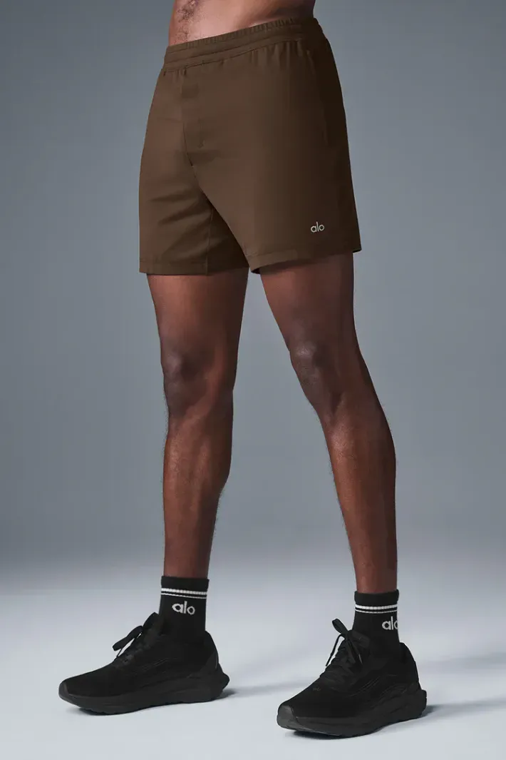 Alo Yoga 7インチ Conquer React ショーツ M Shorts 7 Conquer React Performance Espresso - Alo Yoga