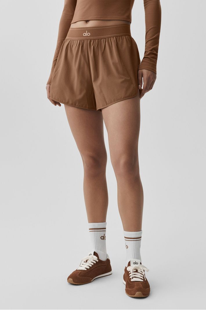 Shorts Match Point Sun Kissed Brown - Alo Yoga