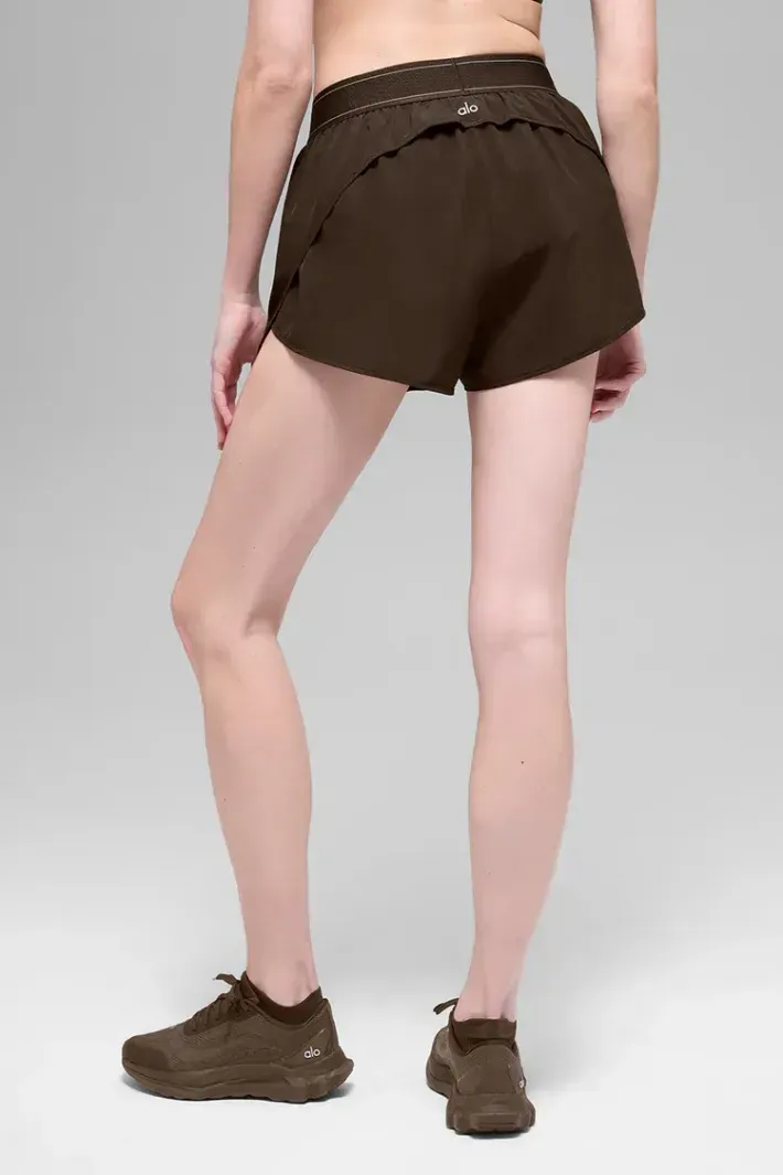 Shorts Match Point Espresso - Alo Yoga