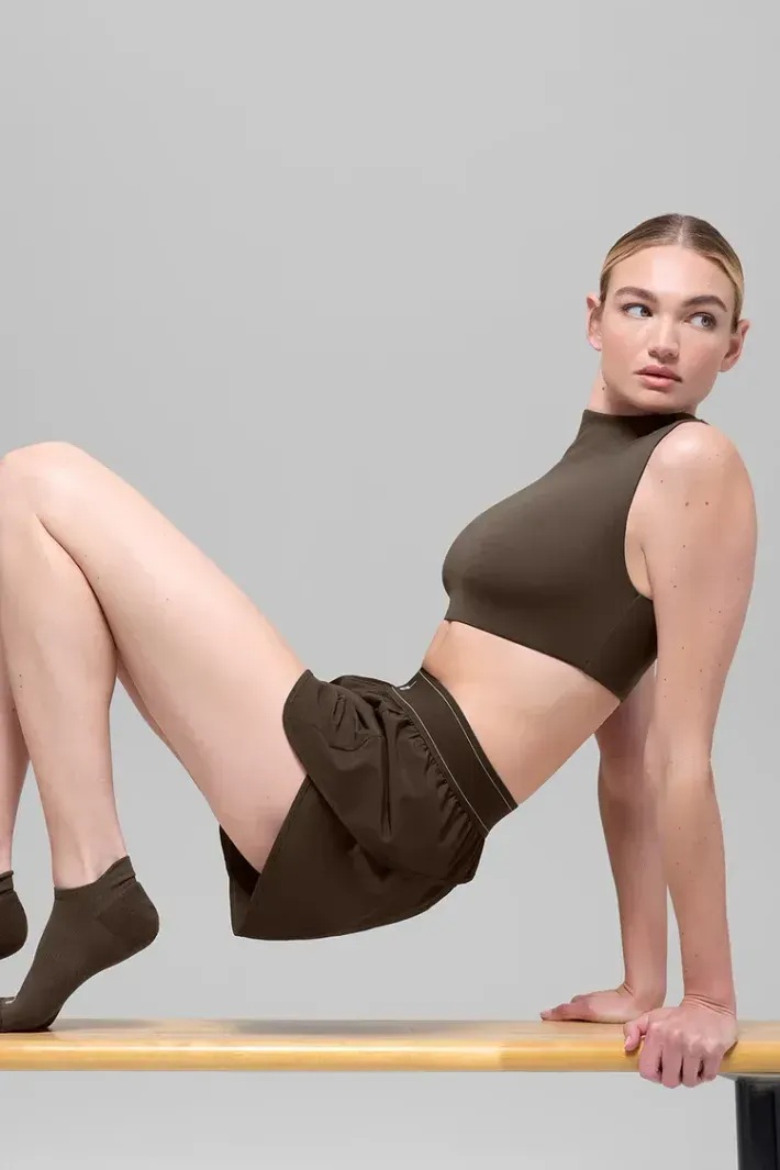 Shorts Match Point Espresso - Alo Yoga