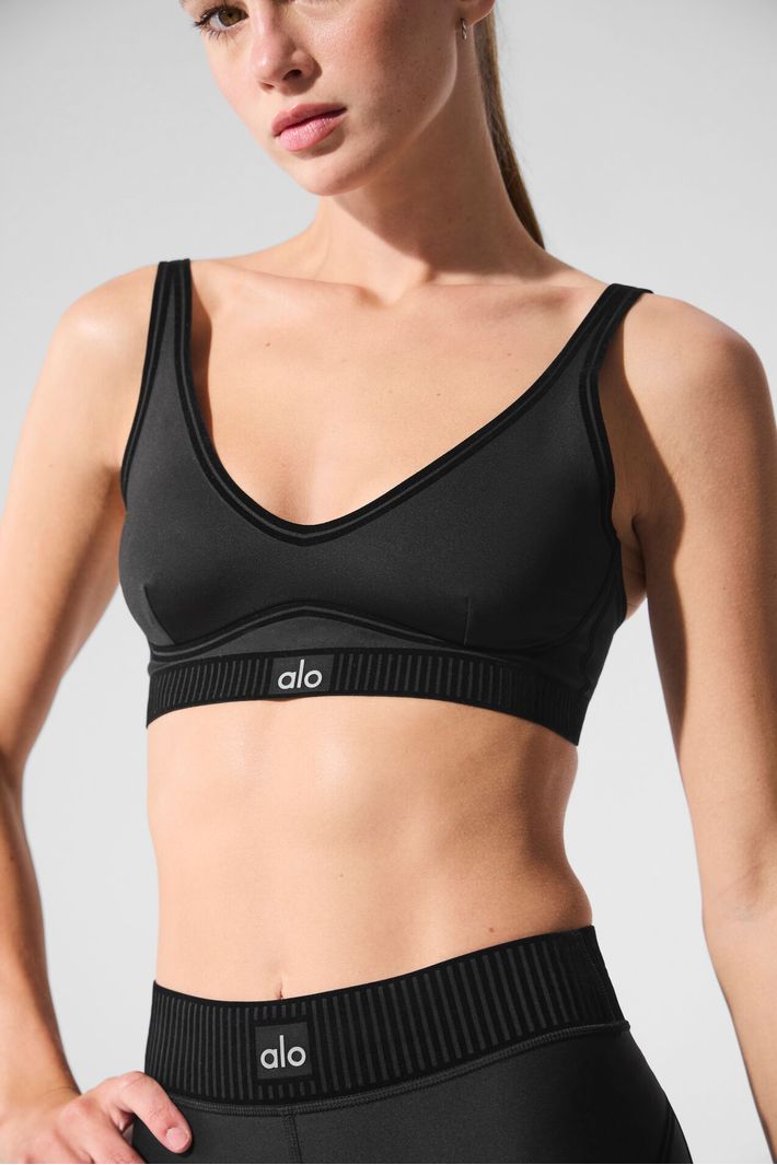 Top Airlift Line Up Black - Alo Yoga